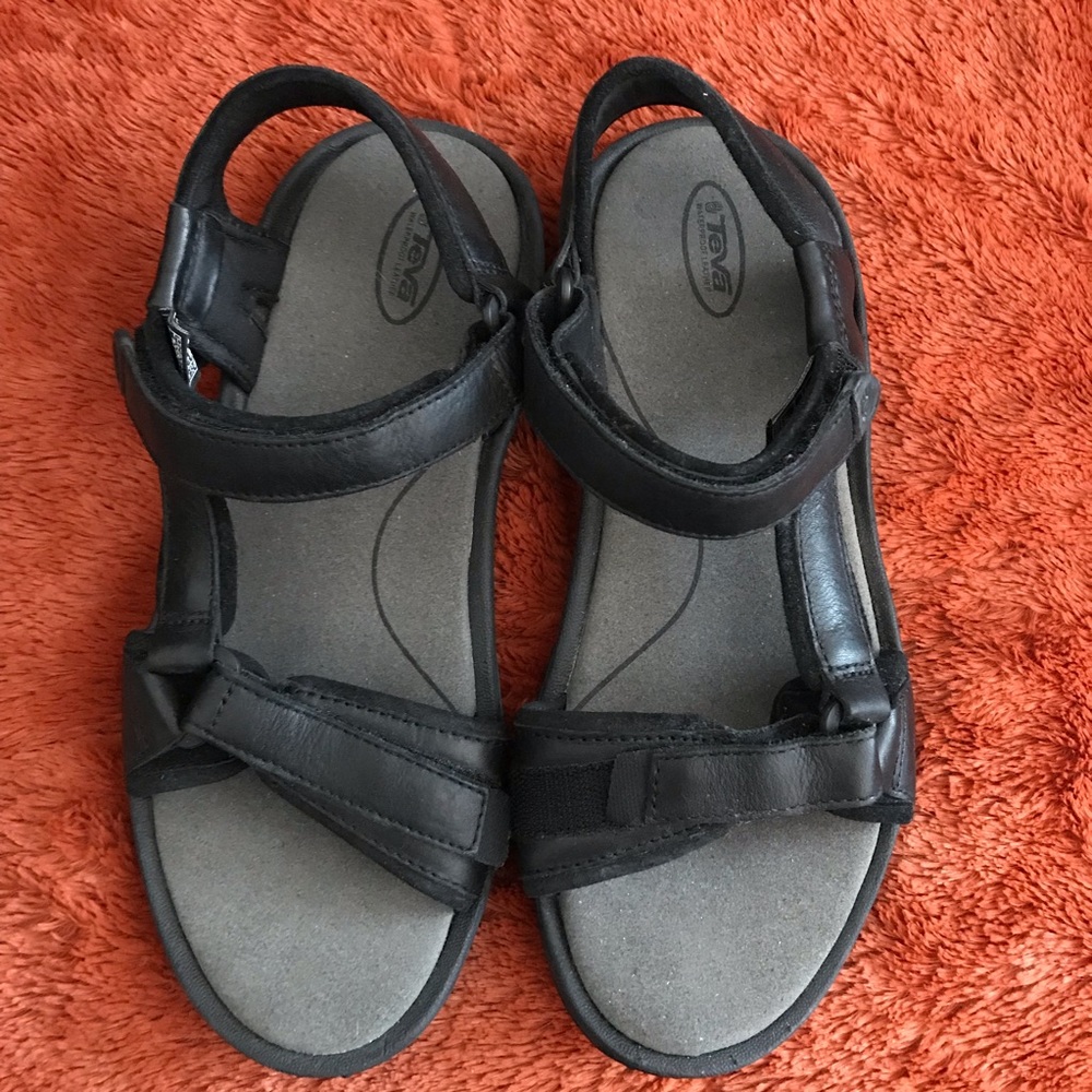 NWOT Teva Sandals